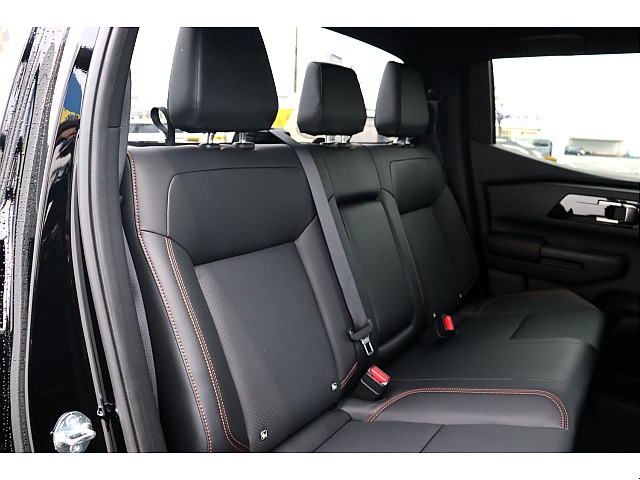 後部座席になります☆