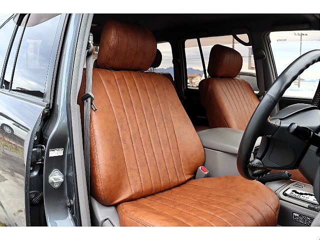 運転席も綺麗に保たれております☆