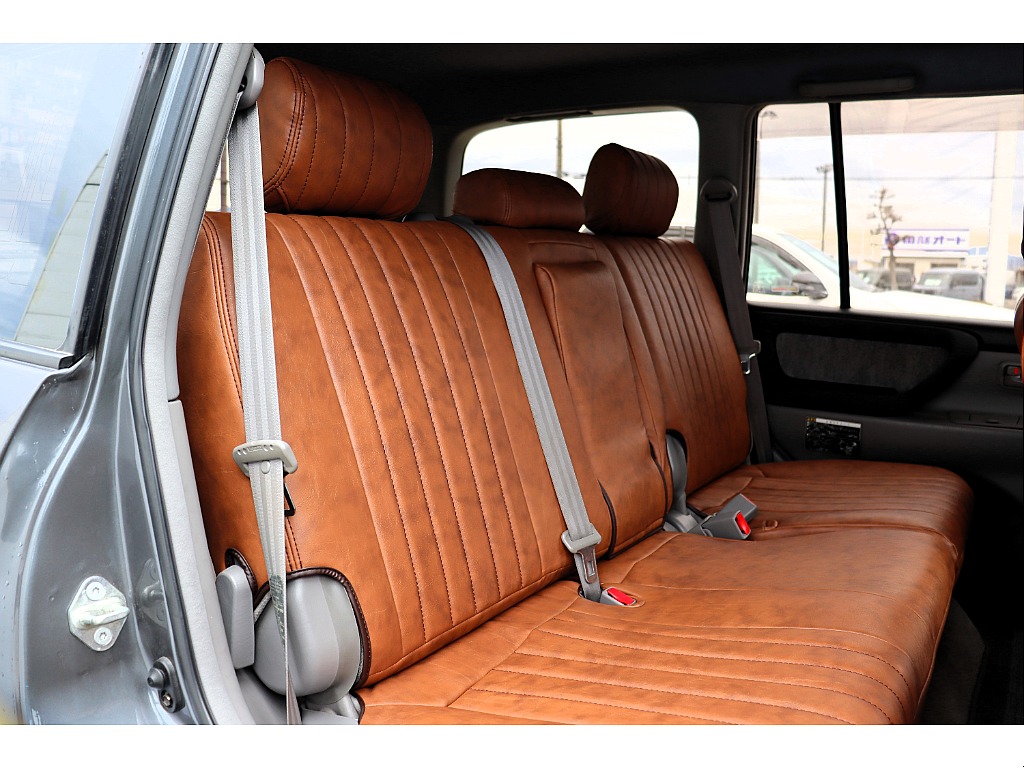 後部座席も綺麗に保たれております☆