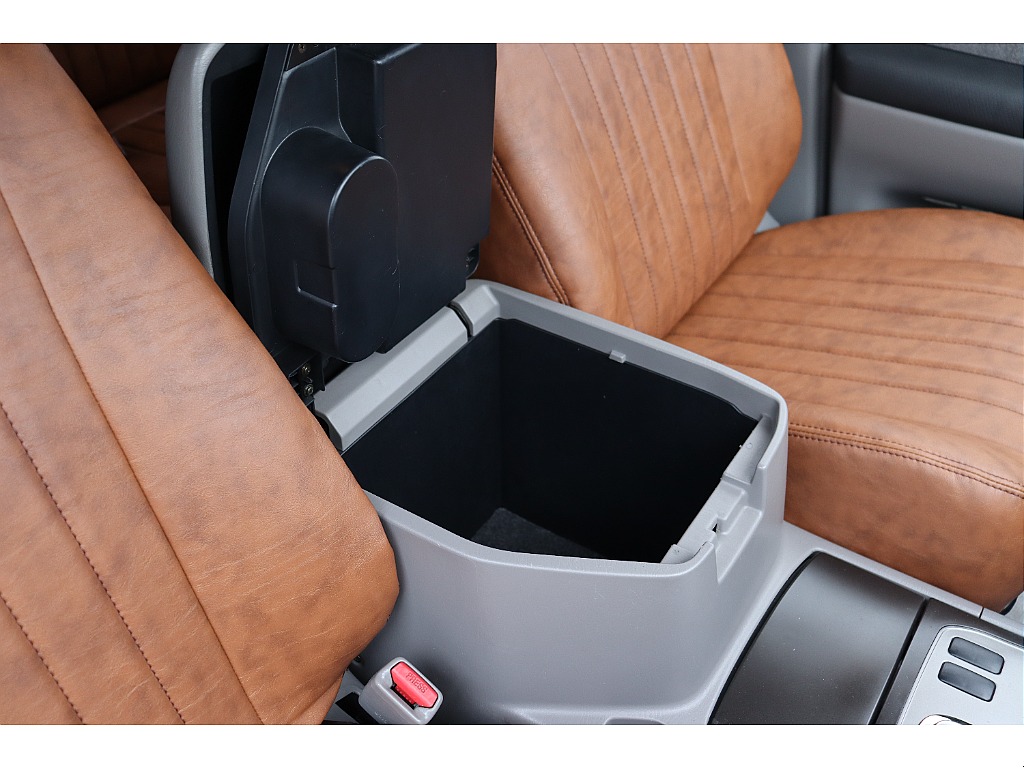 センターコンソールBOX！