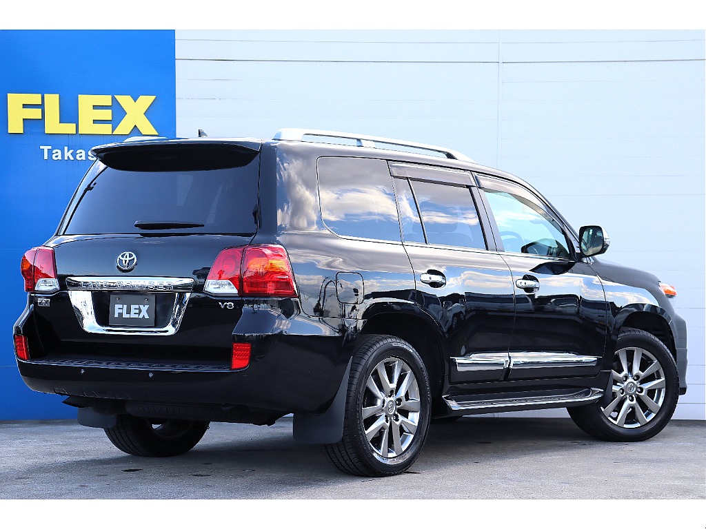 OP装備が充実の１台♪走行も４万１千キロ台と少ないのもポイントですね♪