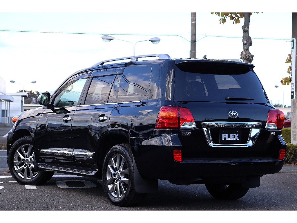 陸送会社との提携により遠方納車も可能ですので、遠方の方もお気軽にお問合せください！