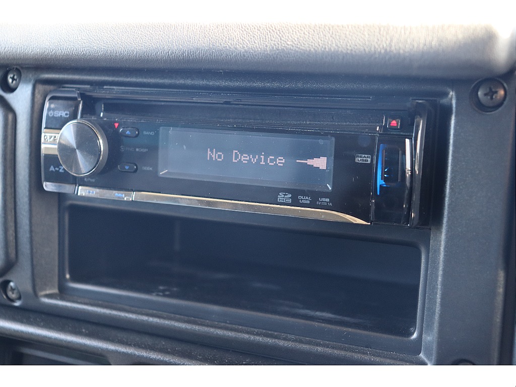 １DINデッキ♪この車にはナビは不要かもしれませんね♪