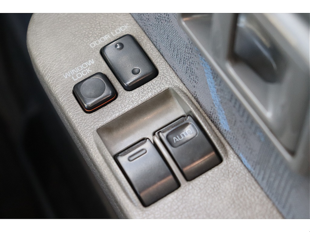 もちろんパワーウインドウになります！