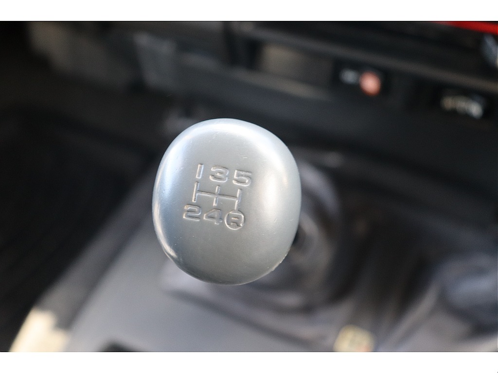 ５速MTを操る楽しさを味わえるのは所有者様の特権ですね！