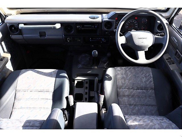 内装綺麗に保たれております☆