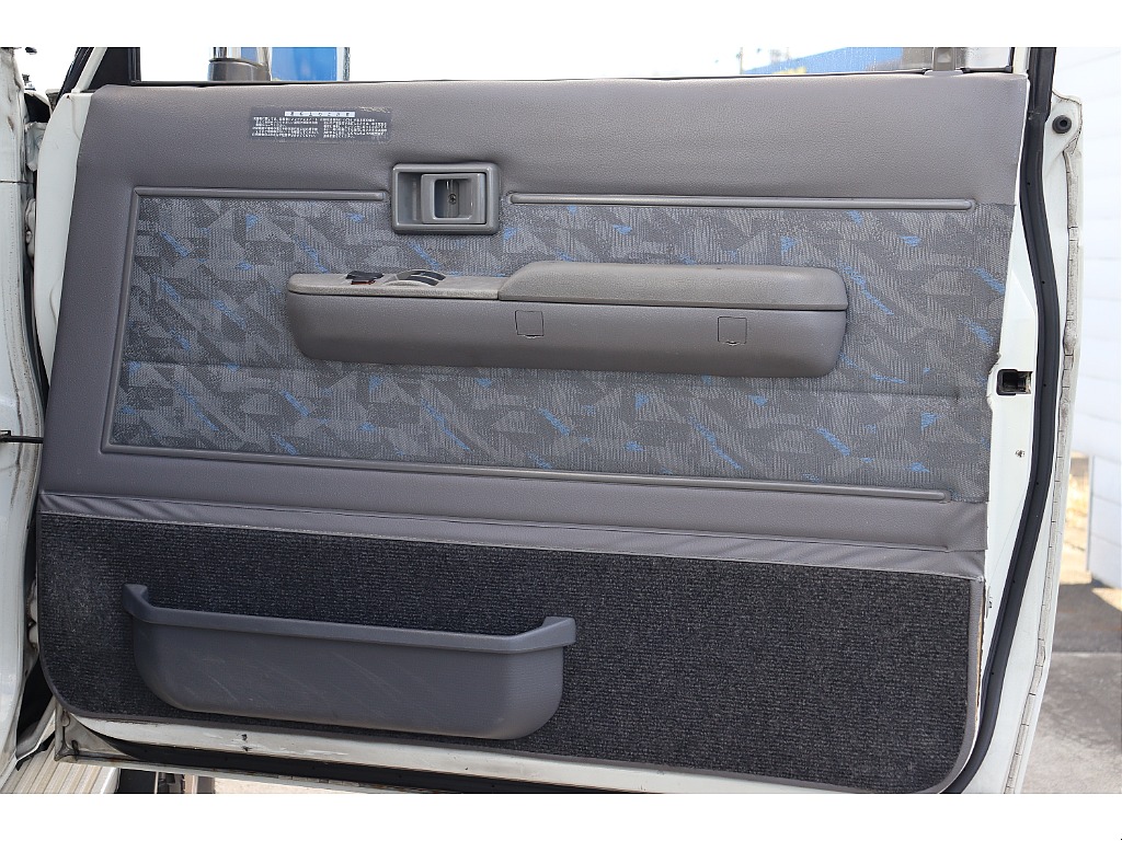 運転席側ドア内張！