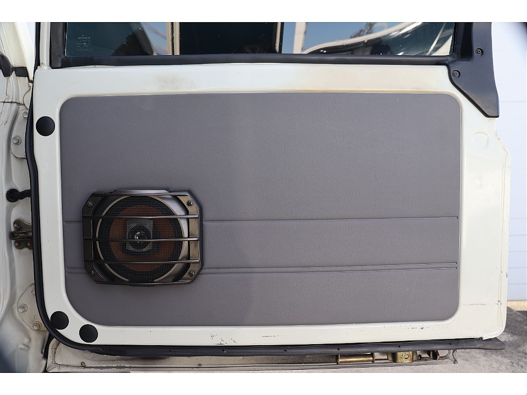 バックドア内張コンディションも良好ですよ！