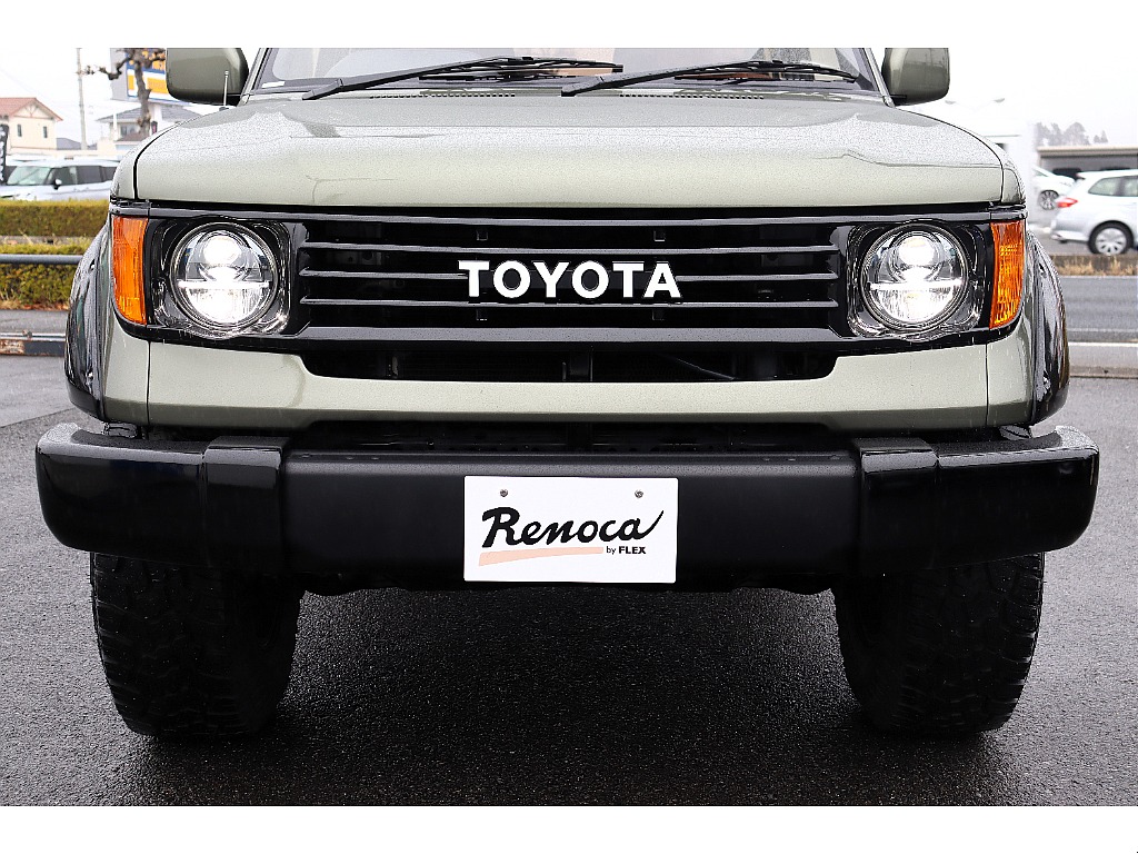 ディーゼルグリーンに各所ブラックが映えますね♪