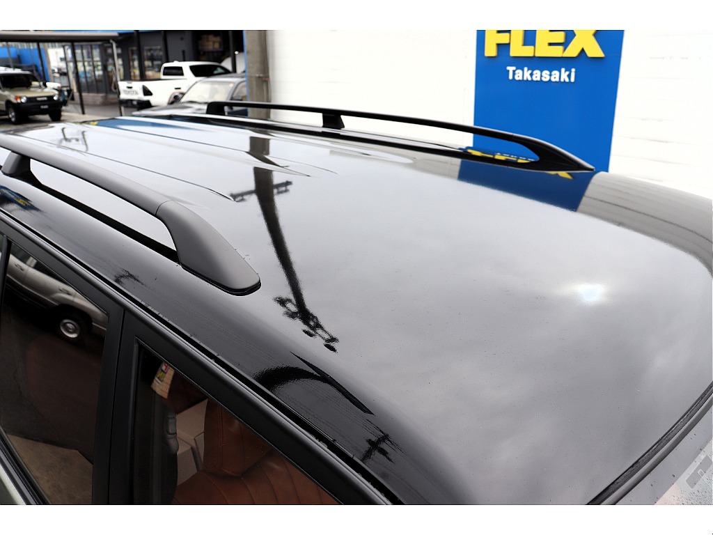 ルーフレール付き！ルーフはこちらもブラックに塗り分けしております♪