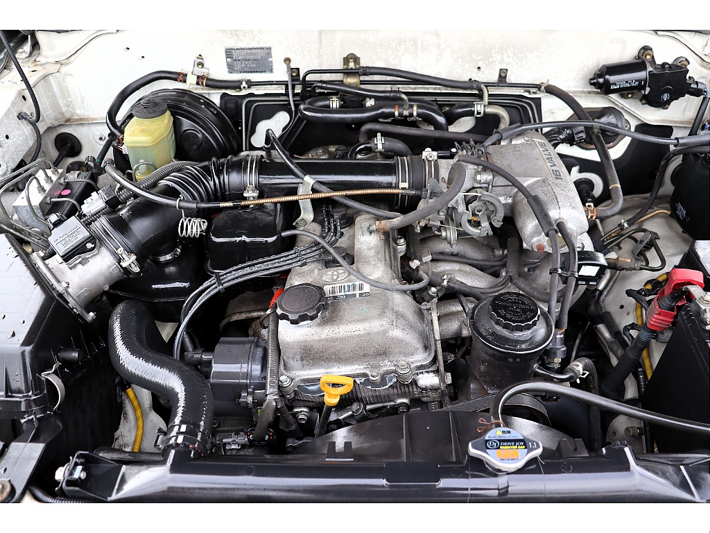 エンジンルーム！2.7リッターモデルですので、タイミングチェーン仕様になります！