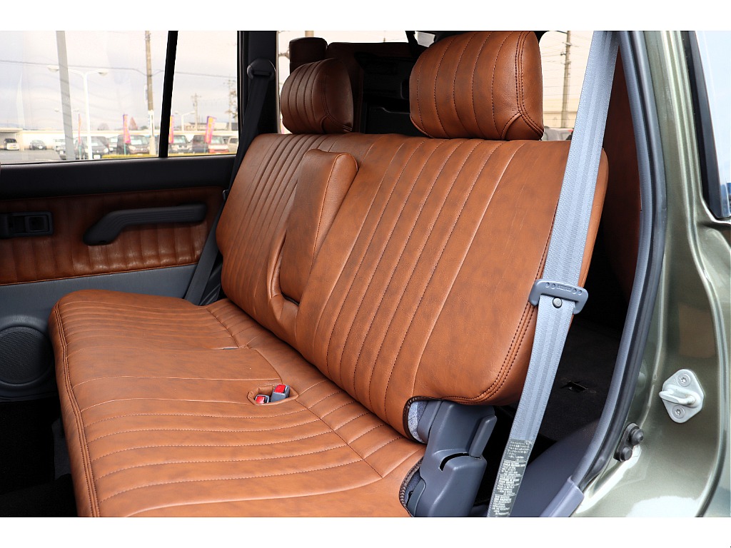 前席側にスライドが可能となります！