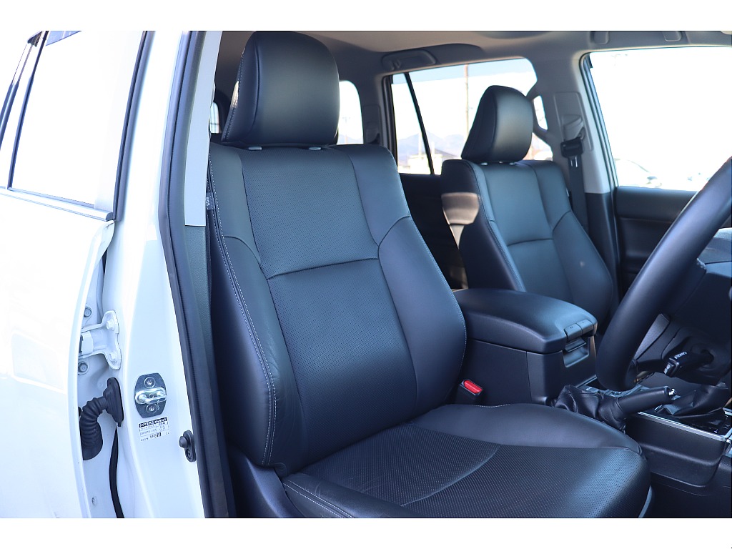 運転席シート！