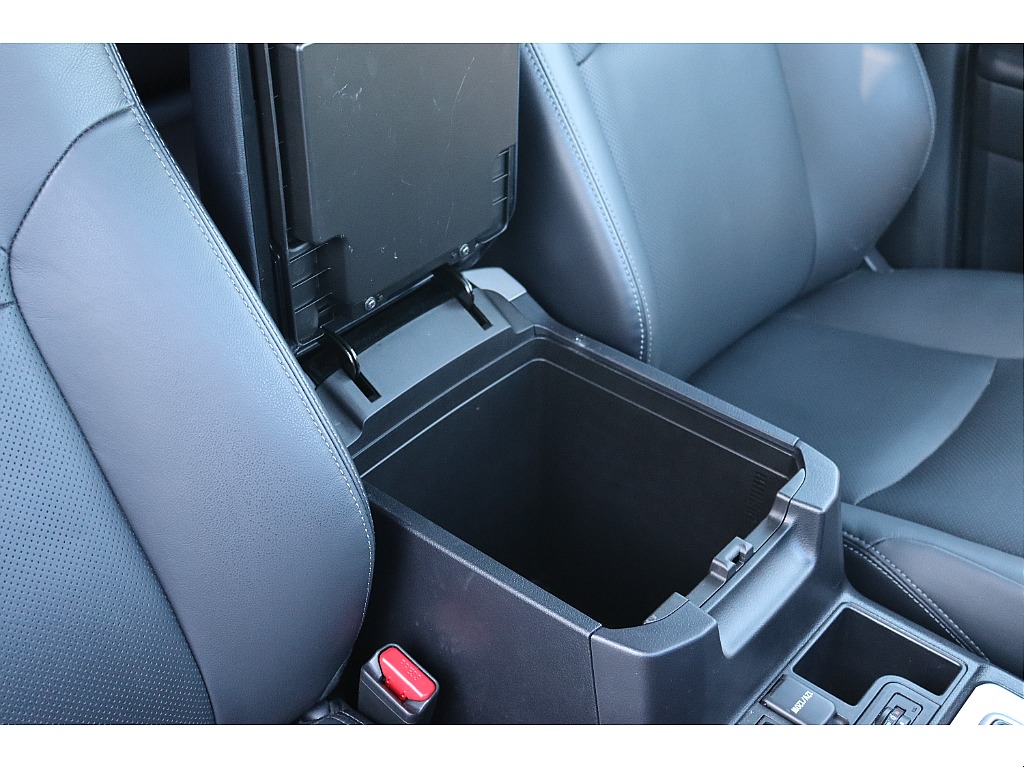 センターコンソールBOX！