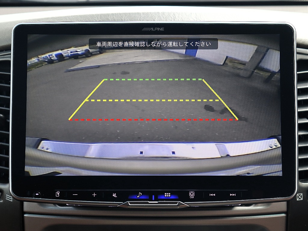 バックカメラ完備で後方視界もしっかり確保！