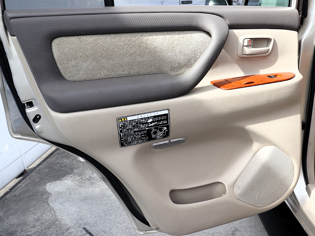 各所ドア内張コンディションも良好ですよ！