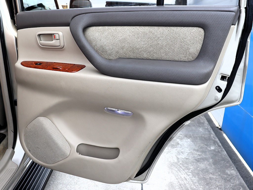 各所ドア内張コンディションも良好ですよ！