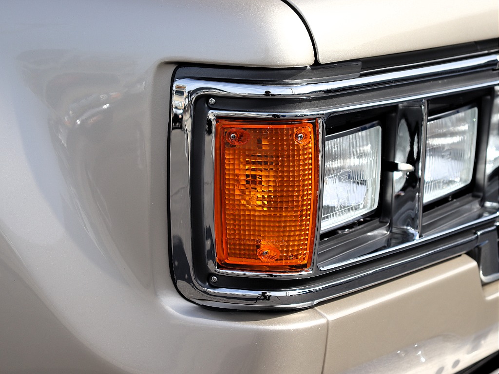 オレンジコーナーレンズに変更！一部変更でアメリカンな雰囲気をグッと上げてくれますね！