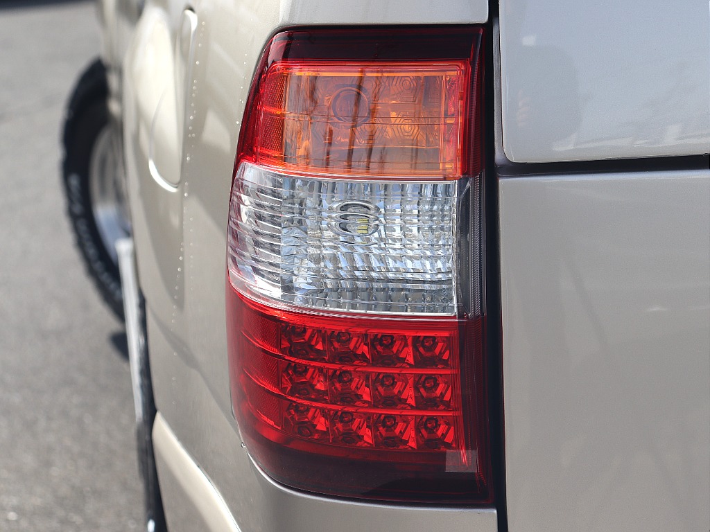 ３色テールランプ！