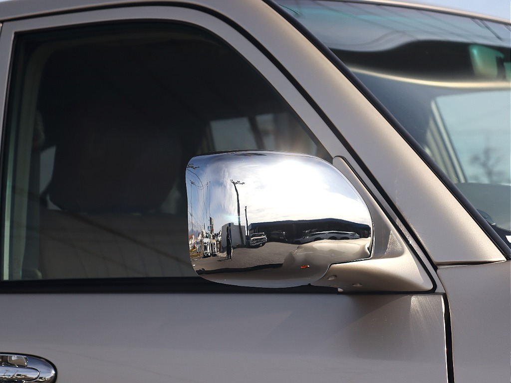 新品メッキドアミラーカバーを装備！