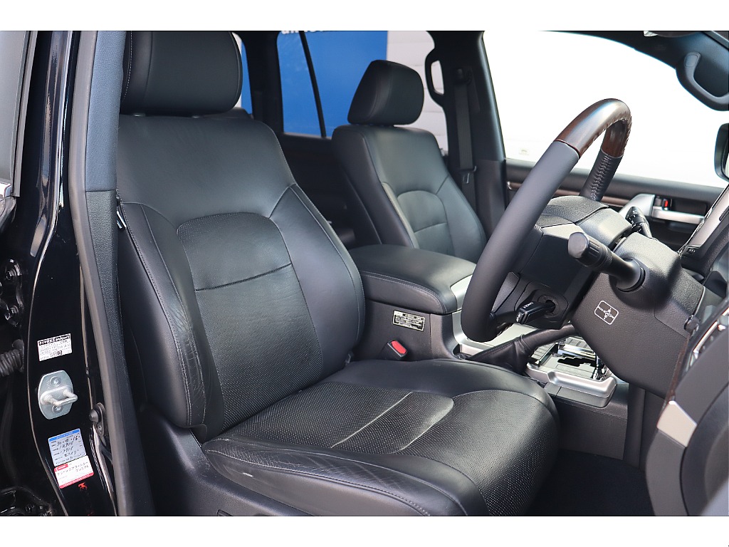 運転席シート！