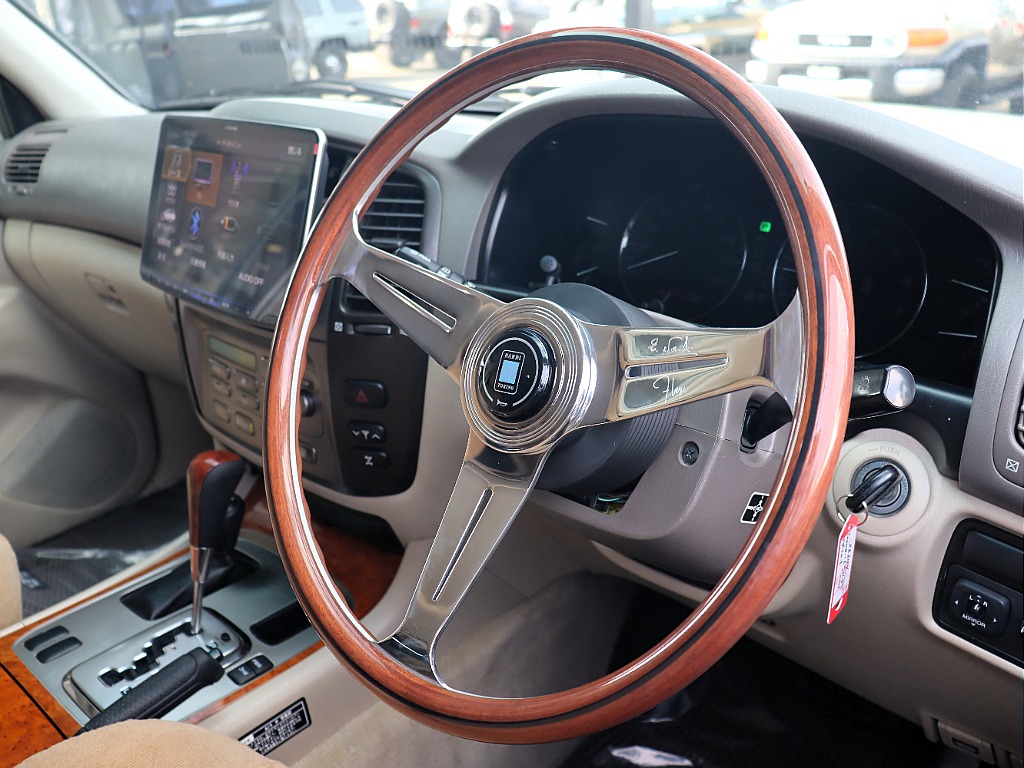 新品ナルディーステアリグに新品ウッド調コンビシフトノブ！