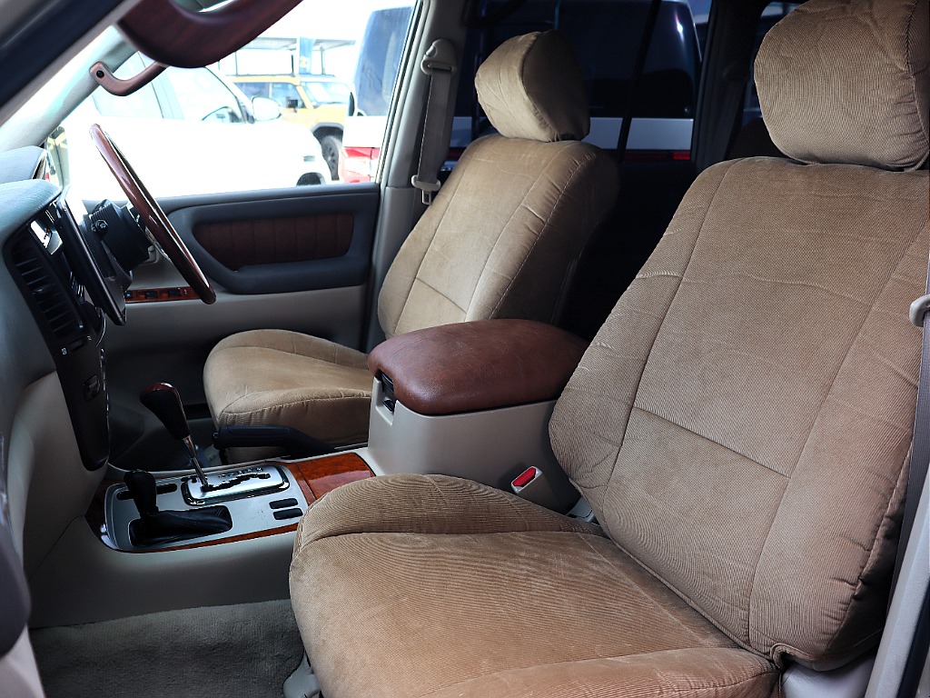 助手席側シート！