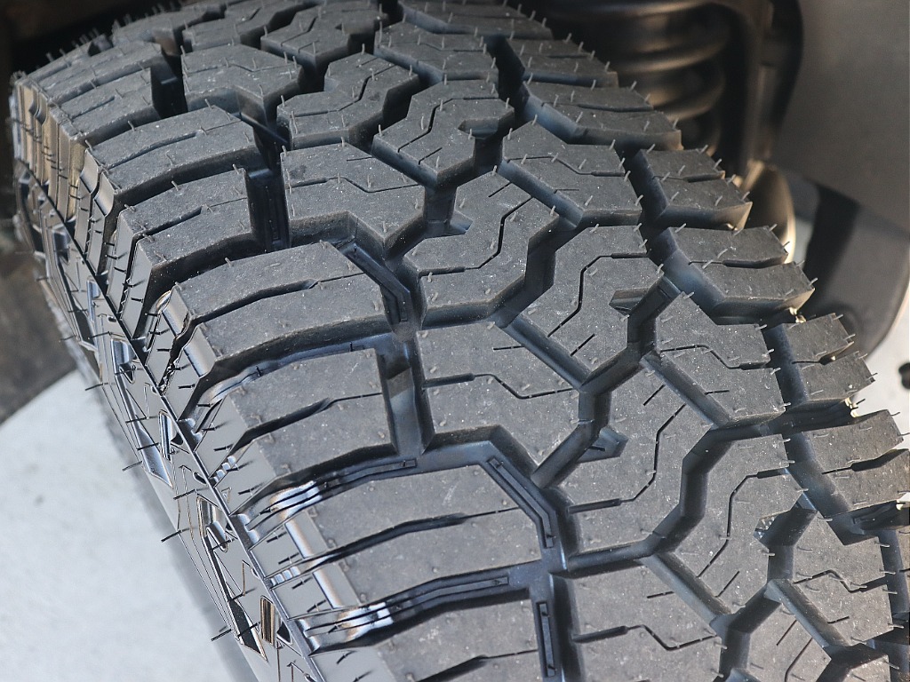 トレッドパターンも人気のジオランダーシリーズ！