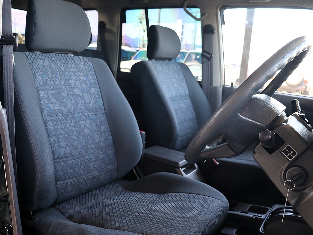 運転席シート！