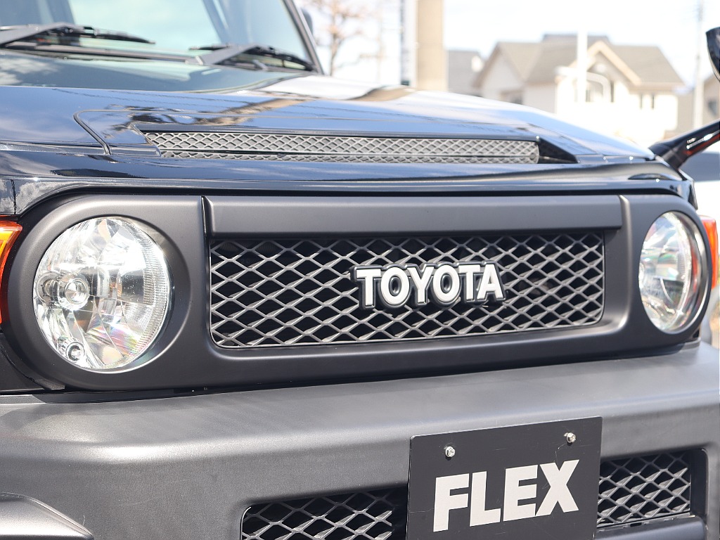 ランクル４０系を彷彿させる、フェイス周り！男女問わず人気のフェイス周りですね！