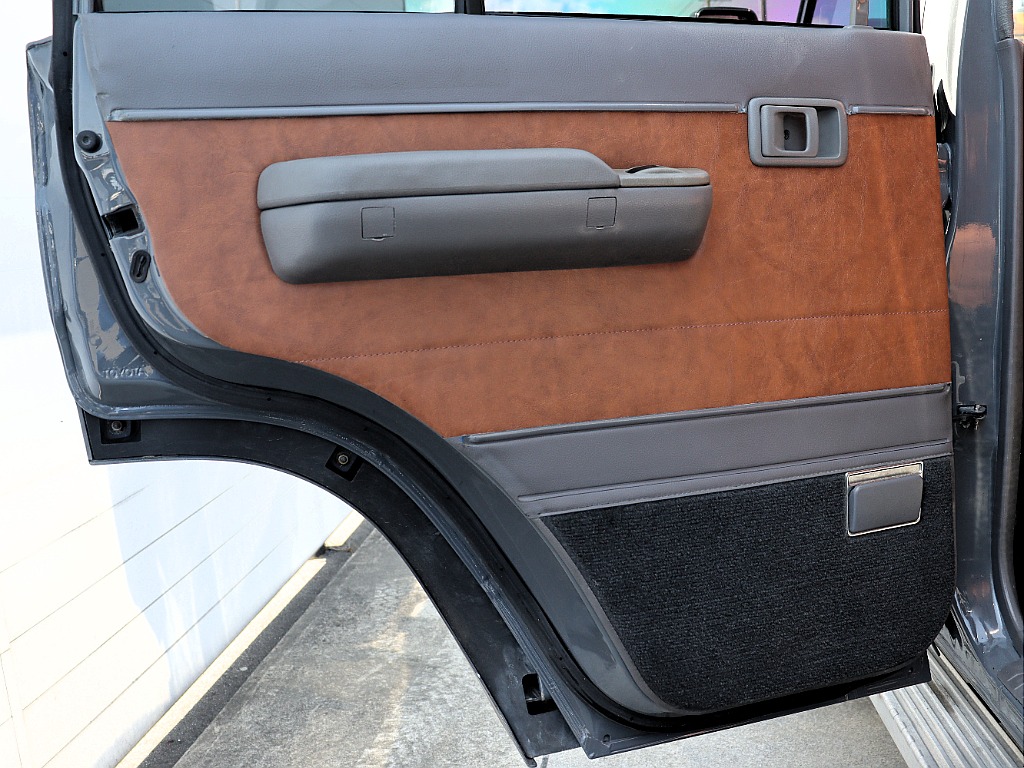 トヨタ ランドクルーザープラド(23枚目)