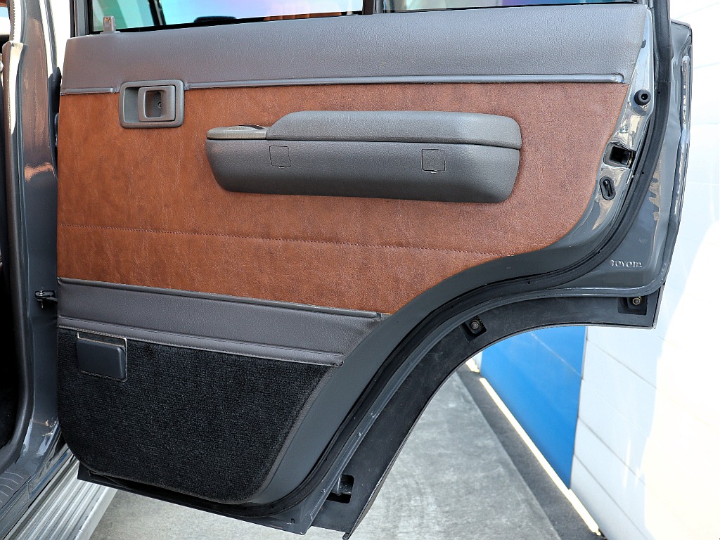 トヨタ ランドクルーザープラド(24枚目)