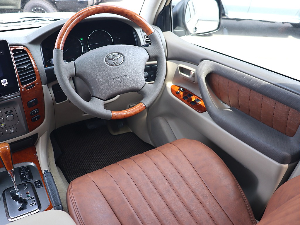 内張りも一部張替で、統一感ある仕様になっております！