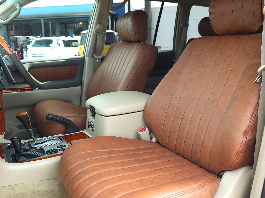 助手席側シート！