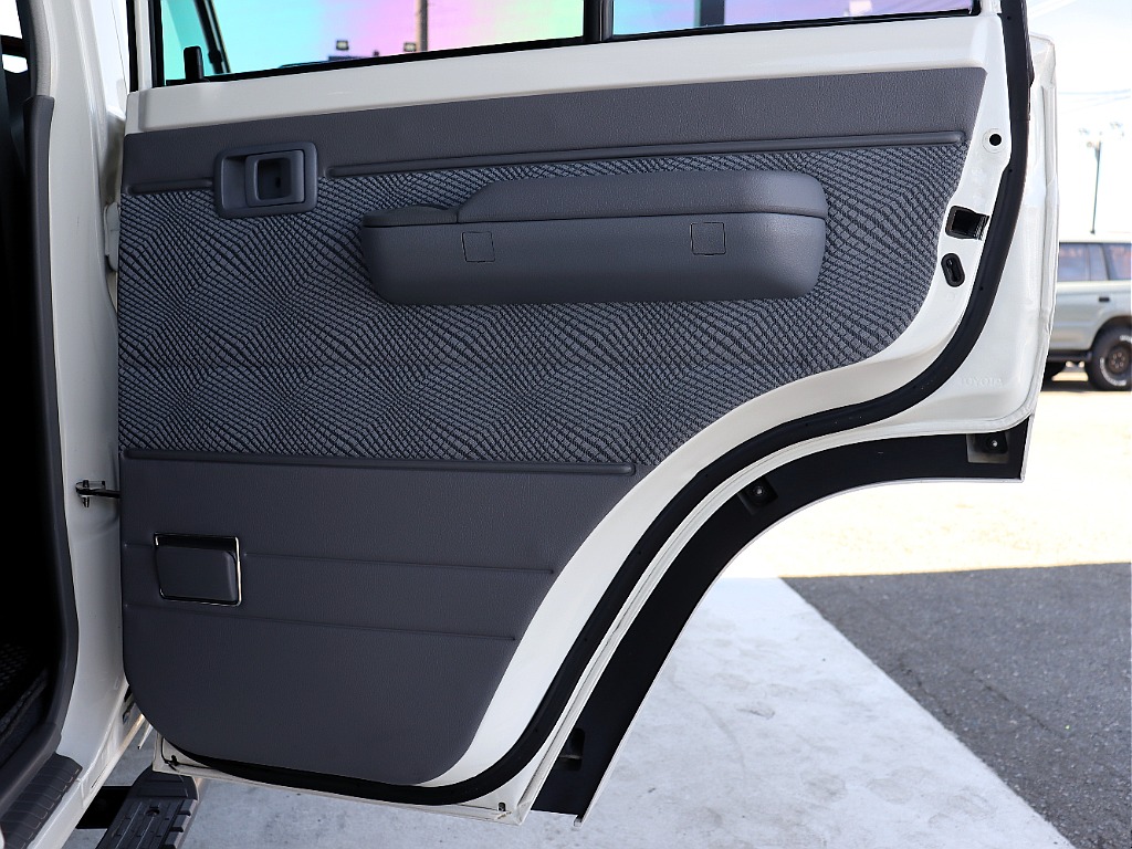 各ドア内張コンディションも良好ですよ！