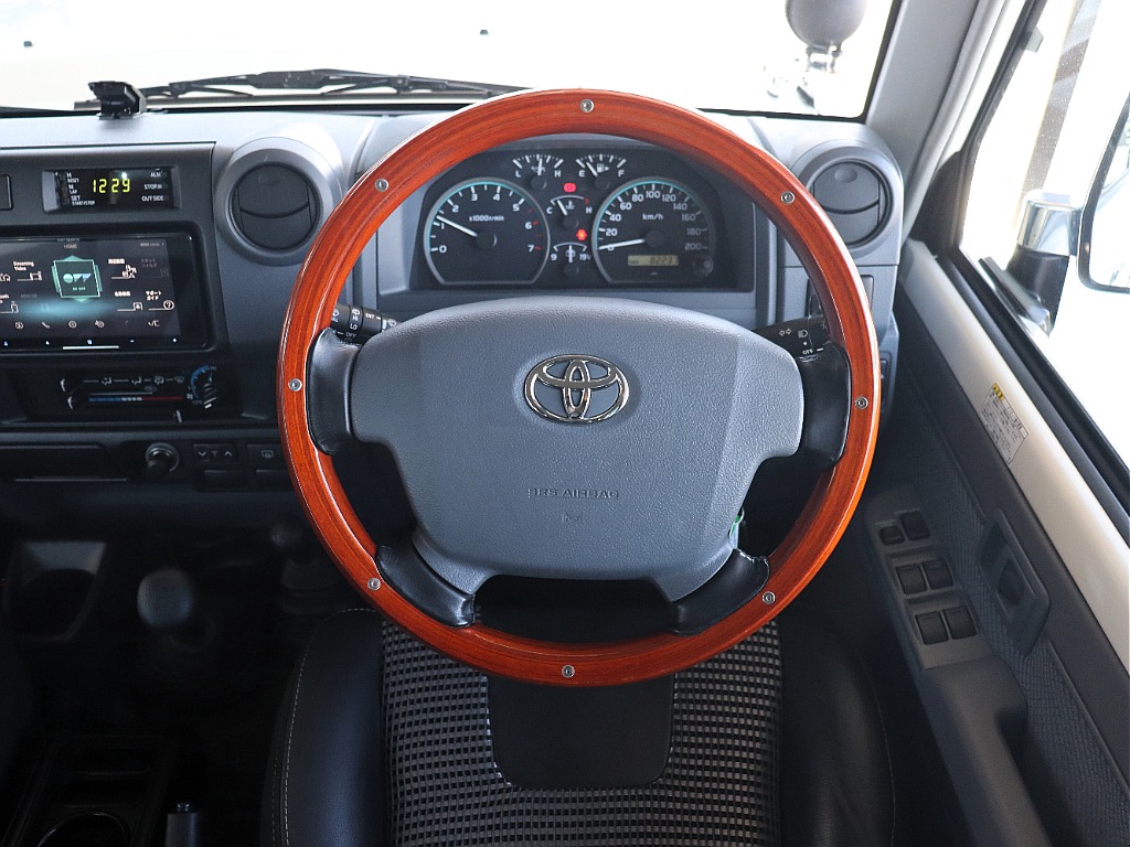 REAL製ステアリング！