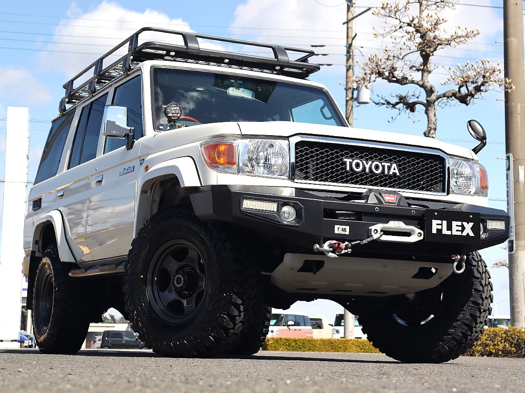 新旧のランクル、ハイラックス、プラド等、取り揃えておりますのでお気軽にご来場ください！