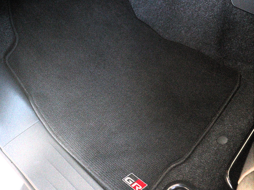 純正専用フロアマット！