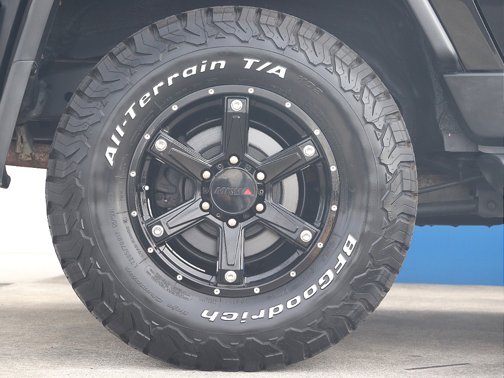 足元はMKW17インチAWにBF285ATタイヤ！