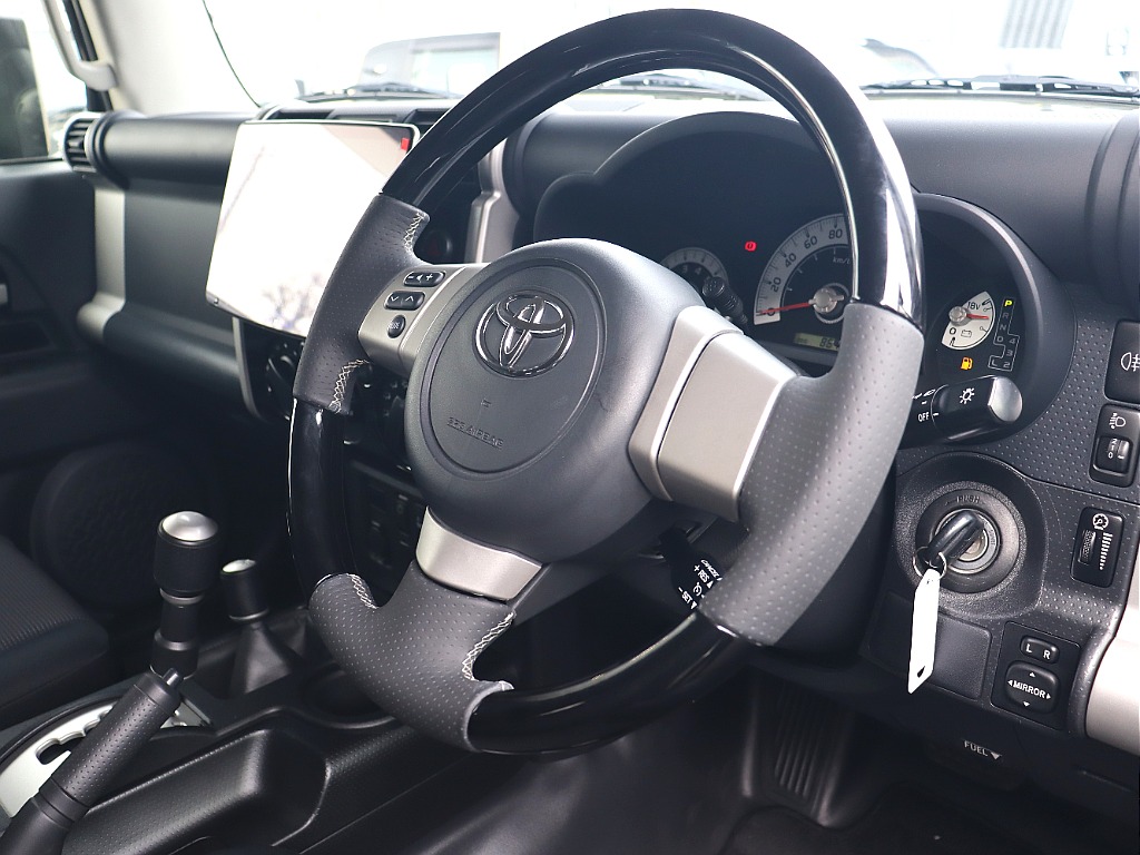 新品REAL製ステアリングをセット！