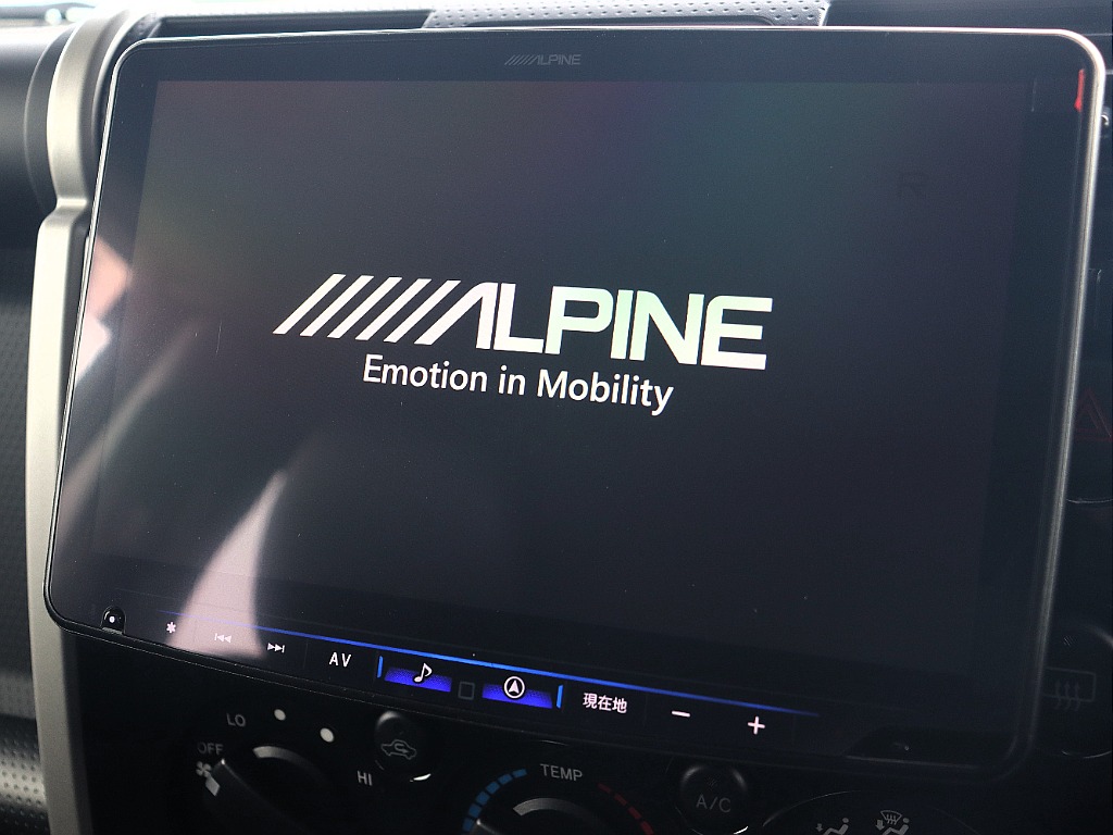 新品ALPINE製フローティングナビをセット！（XF11NX2S）