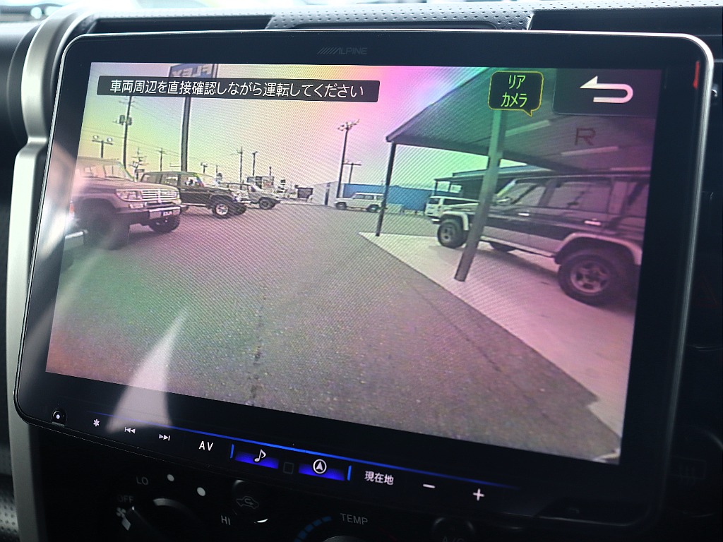 バックカメラ完備で後方視界もしっかり確保！