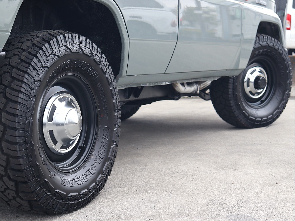 ボディーカラーとの相性も良いですね♪