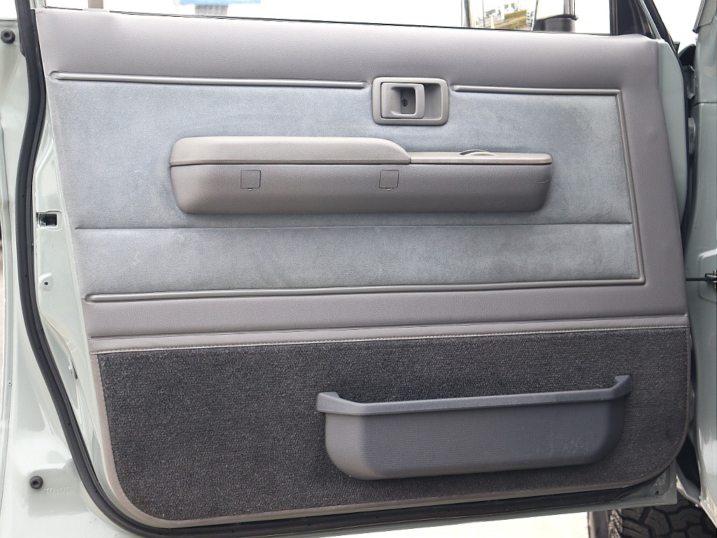 各ドア内張り！張替も可能ですので、お気軽にご相談ください！