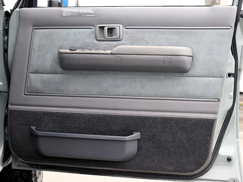 各ドア内張り！張替も可能ですので、お気軽にご相談ください！