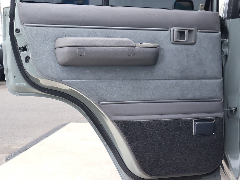 各ドア内張り！張替も可能ですので、お気軽にご相談ください！