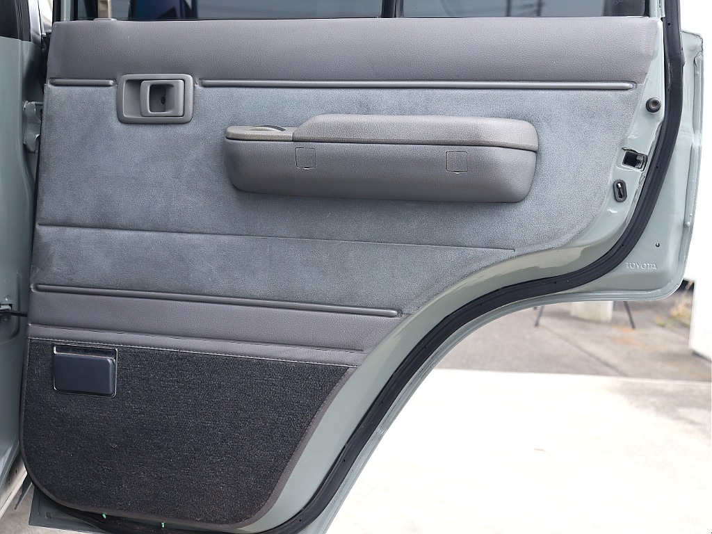 各ドア内張り！張替も可能ですので、お気軽にご相談ください！