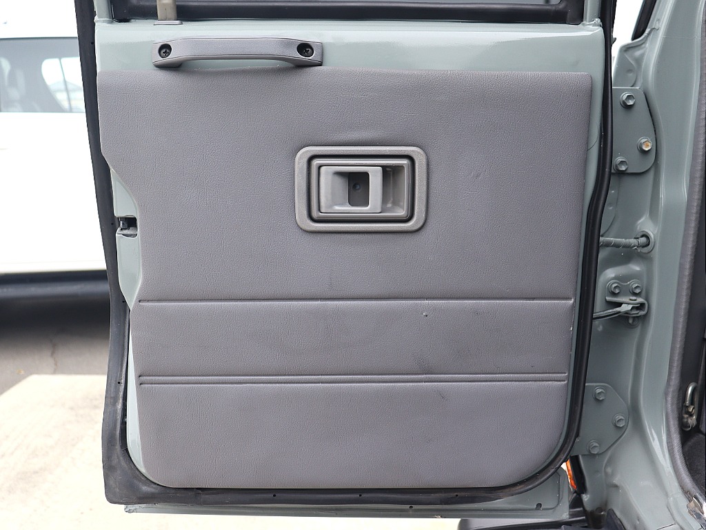 各ドア内張り！張替も可能ですので、お気軽にご相談ください！