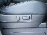 運転席はパワーシート付！
