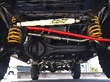 フロント廻り！調整式ラテラルロッドやステアリングダンパー等、補正パーツも装備済み！